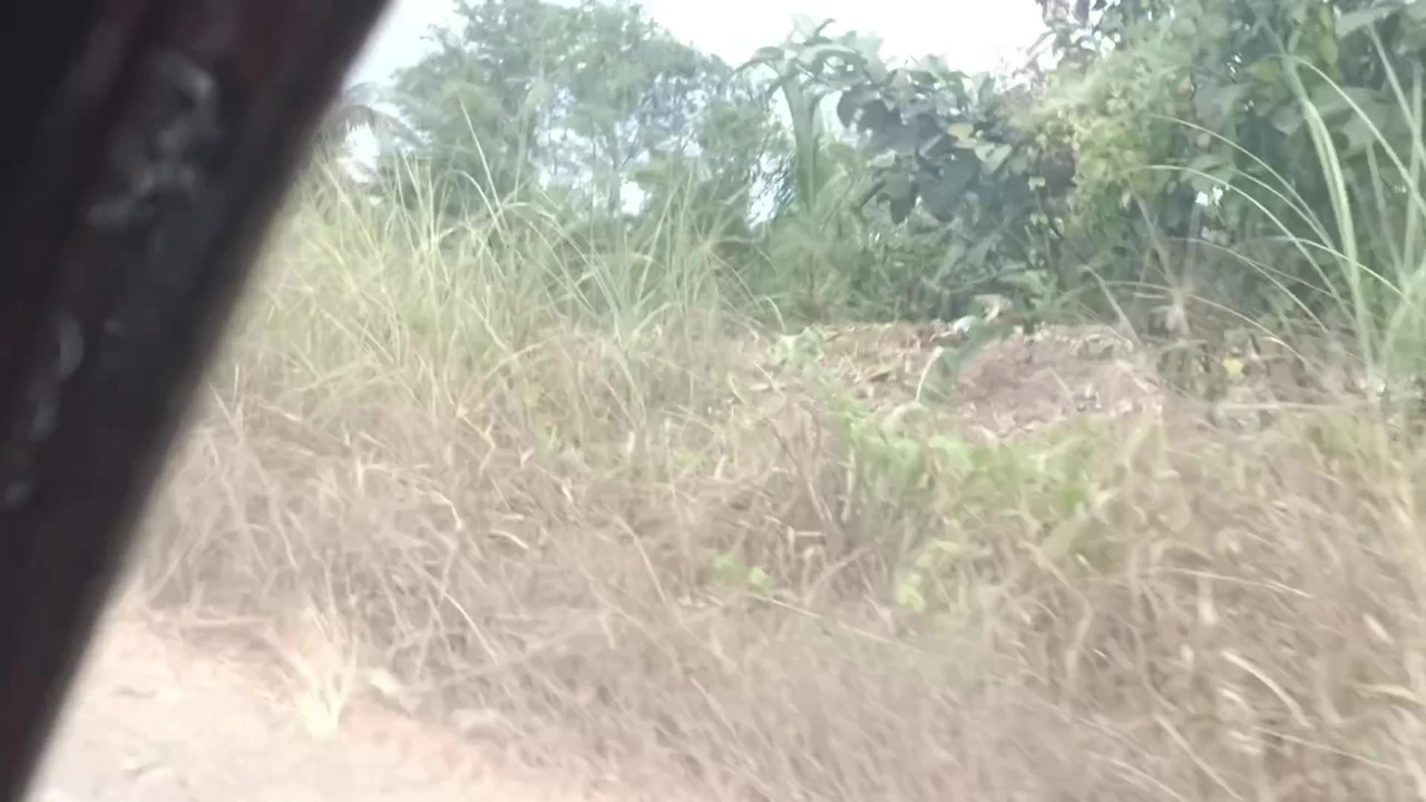 TRIKE DRIVER AND HER PASSENGER FOUND ABONDONED HOUSE AND FUCK HER PASSENGER