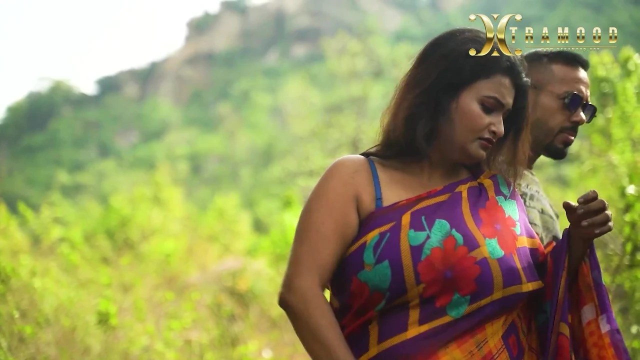 A LOVELY COUPLE DONT CONTROL HERSELF IN OUTDOOR MOUNTAIN SEX