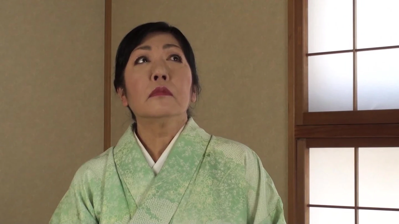 H080G02 AV appearance of a 50-year-old mature woman who looks good in Japanese clothes and has lived a free-spirited life