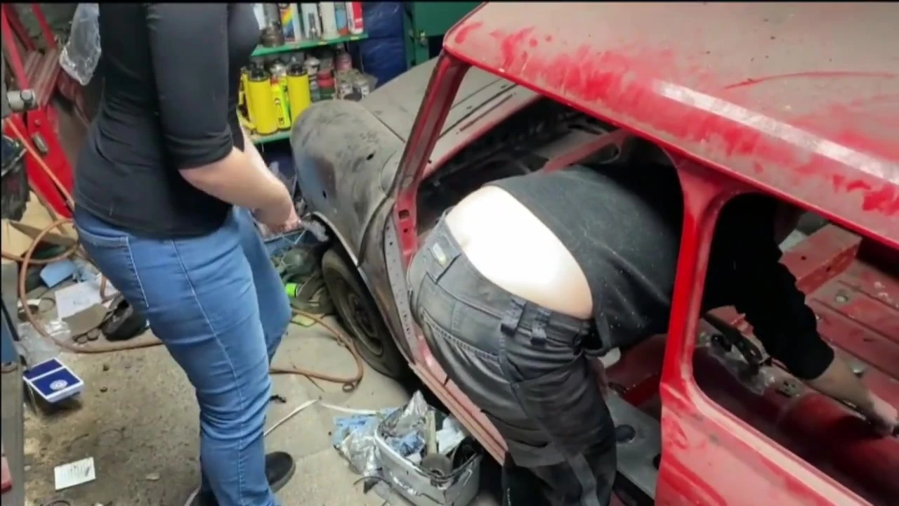 French Pegging – The Garage of Huliliation – femdom
