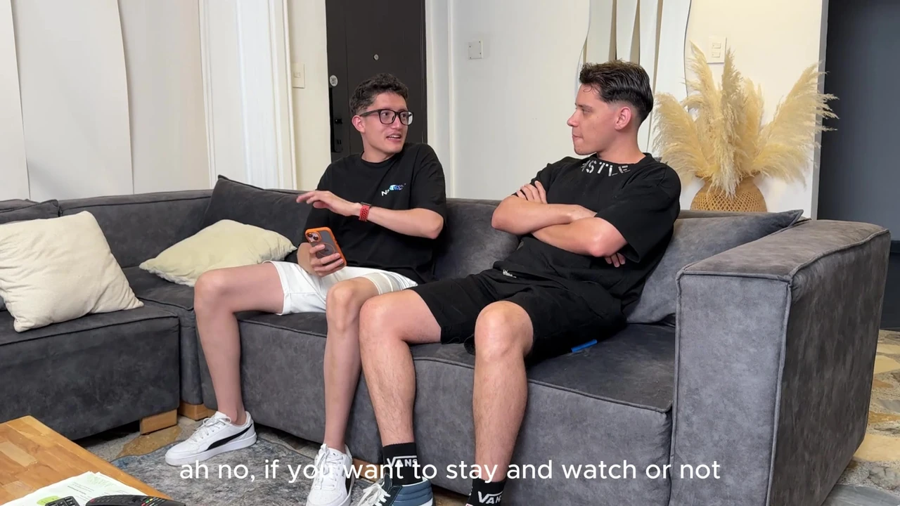 I fuck a Colombian Ebony MILF at my best friend’s house and she catches us in creampie! Carla Morelli & Pipeboy