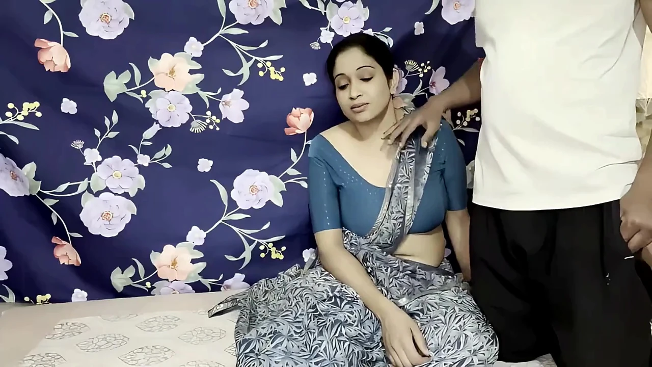 Indian newly married Stepsister First Sex With stepbrother in Desi  XXX Saree