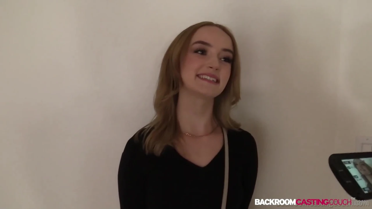 BRCC – Buttplug and Hard Dick For 18yo Maria’s Wet Holes!