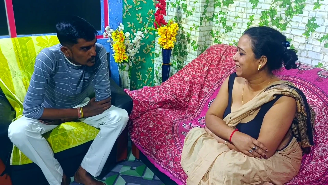 Desi hot young Sasu Maa and Damat they had sex together when his daughter was not home.