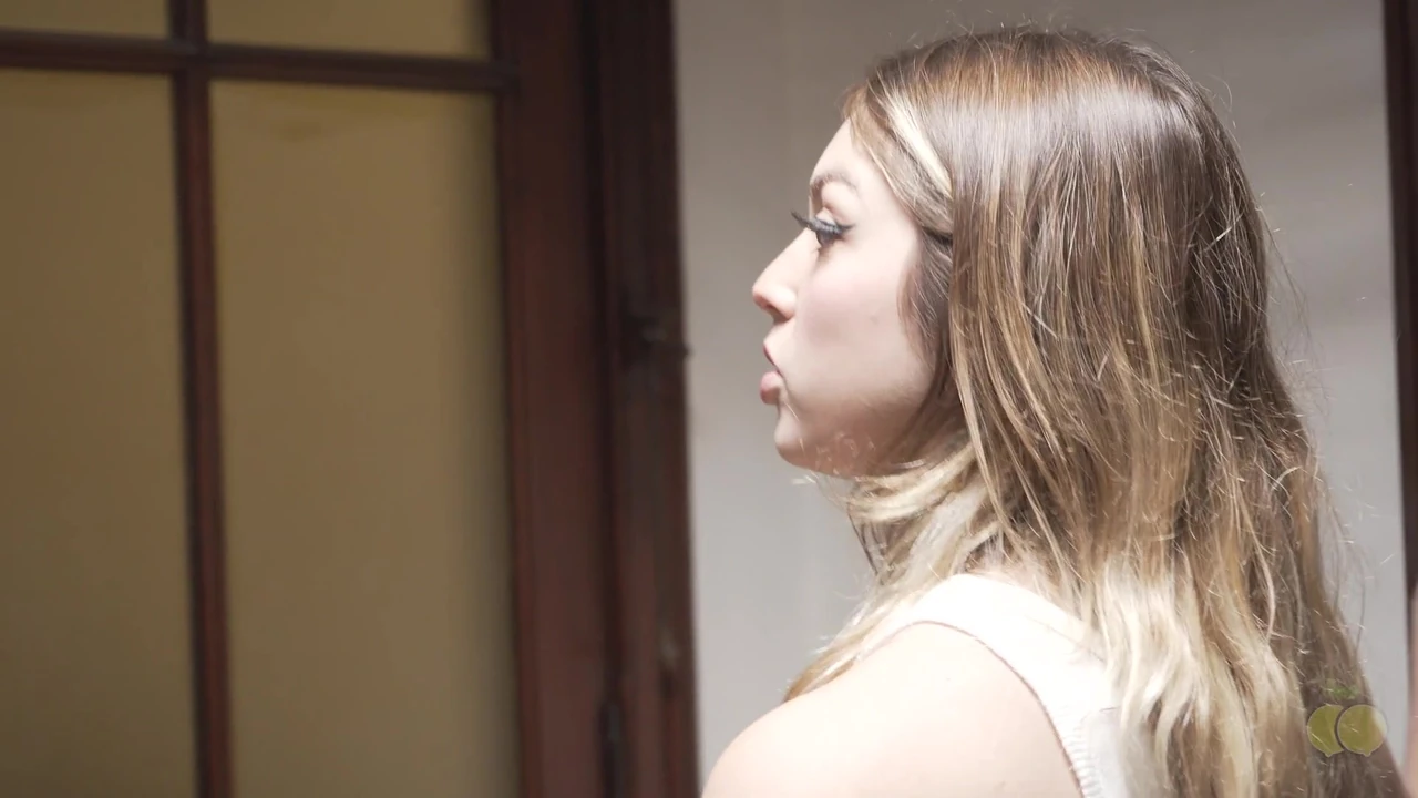 I sent my cuckold husband to the bank to suck the delivery guy’s cock