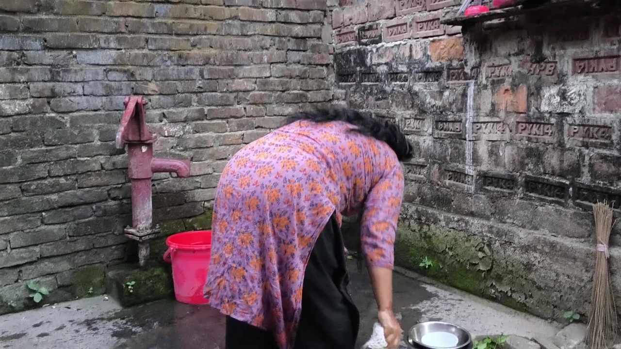 I see aunty taking a bath naked in the washroom  I hugged her and started fucking her in the ass