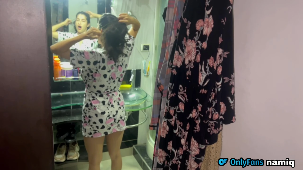 Stepsister Gets Facial Through Hole in Sink