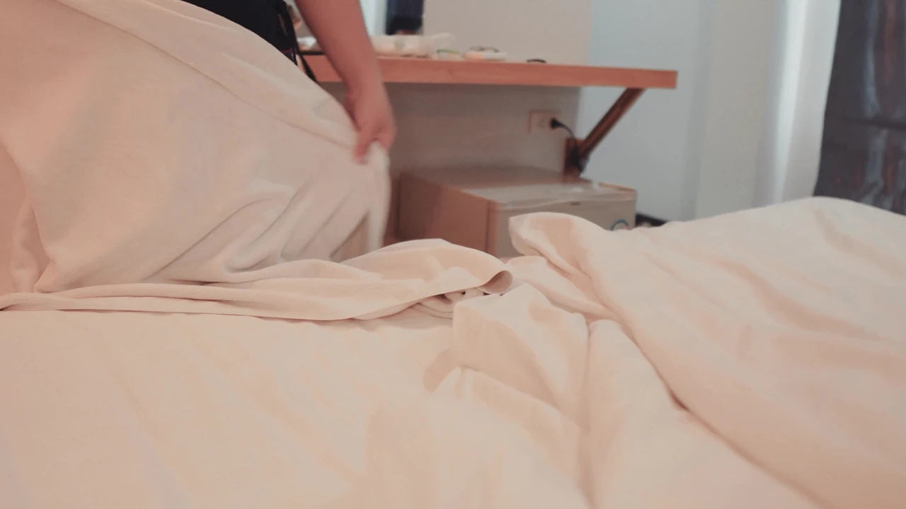 Thai hotel massage mature busty masseuse gives handjob fucker