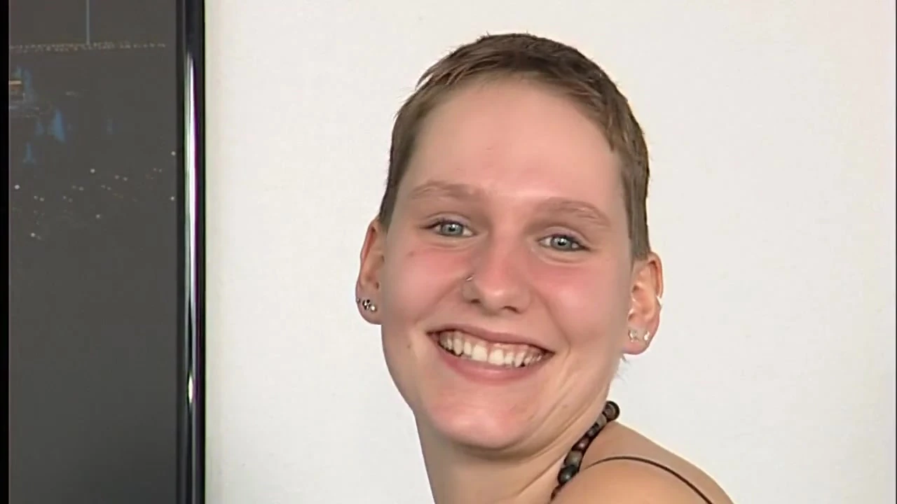 Deutsches Teen Hanna hat eine sehr niedrige Schamgrenze