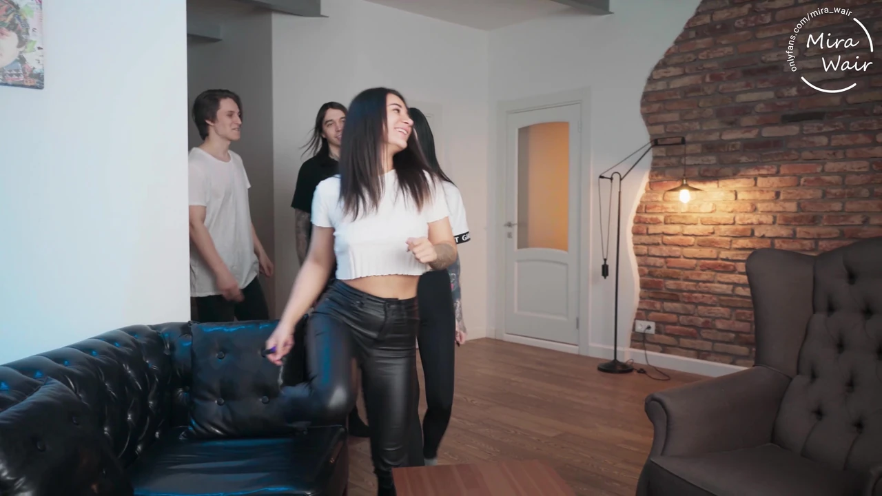 SWINGERS HAVE SWAP SEX WITH BLINDFOLD