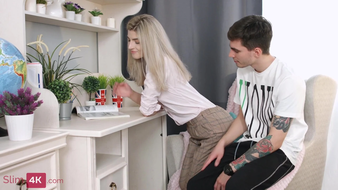 Teen blonde finds time for quick sex with her aroused BF